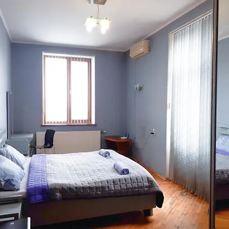 Spacious In The Historical Center Of Apartment Odesa